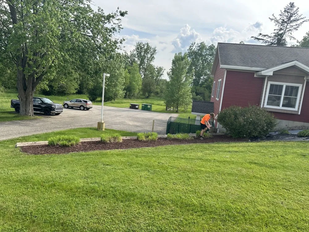 Top-rated outdoor landscaping experts serving Jackson, MI - DeVore’s Landscaping