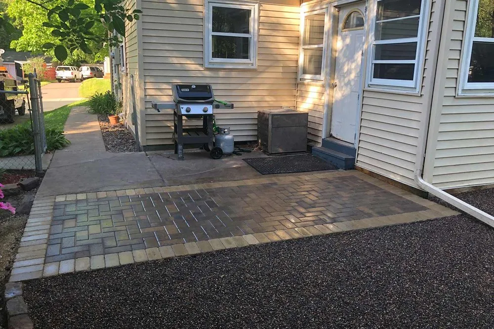 Local lawn care service experts serving Coon Rapids, MN - DeVries Lawn and Landscape