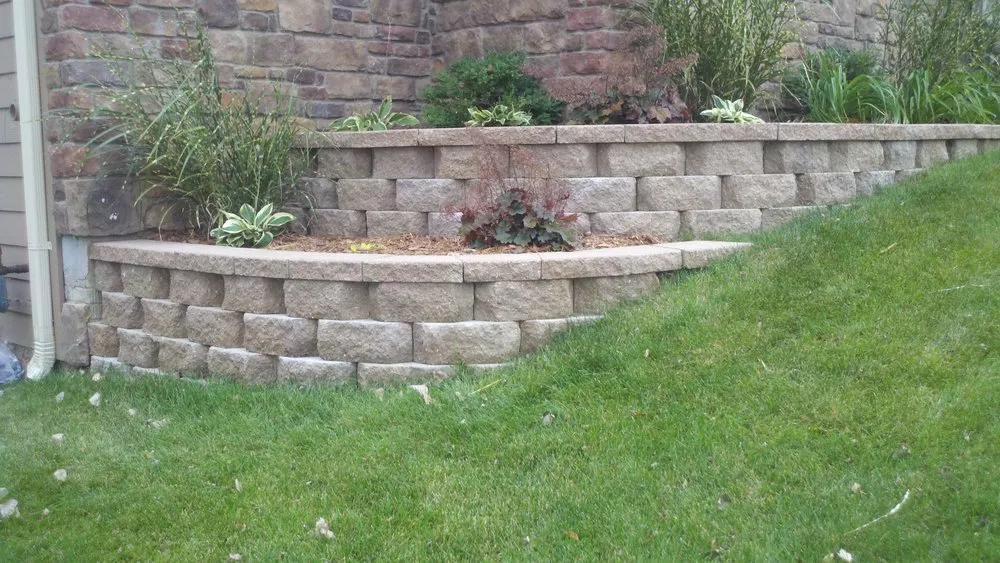 Reliable yard cleanup service in Des Moines, IA by DeVries Outdoors