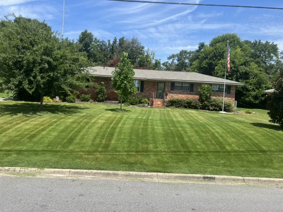 Reliable yard maintenance in Myrtle Beach, SC by Devyns Lawncare