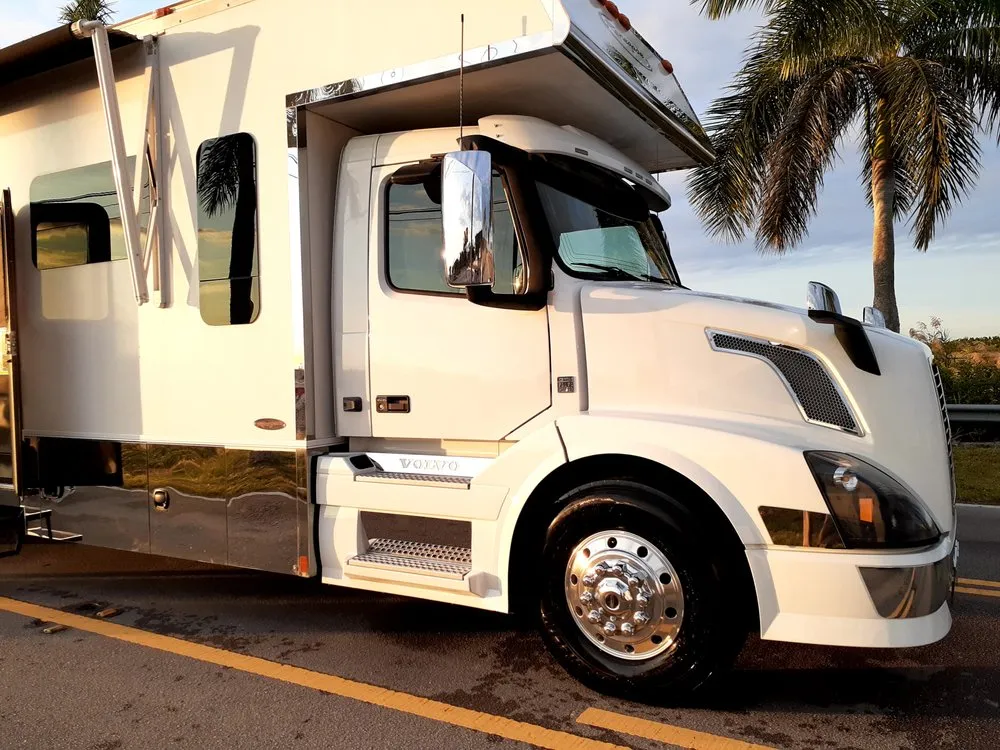 Trusted garden landscaping in Miami, FL - Dewberry & Mills Cleaning Services