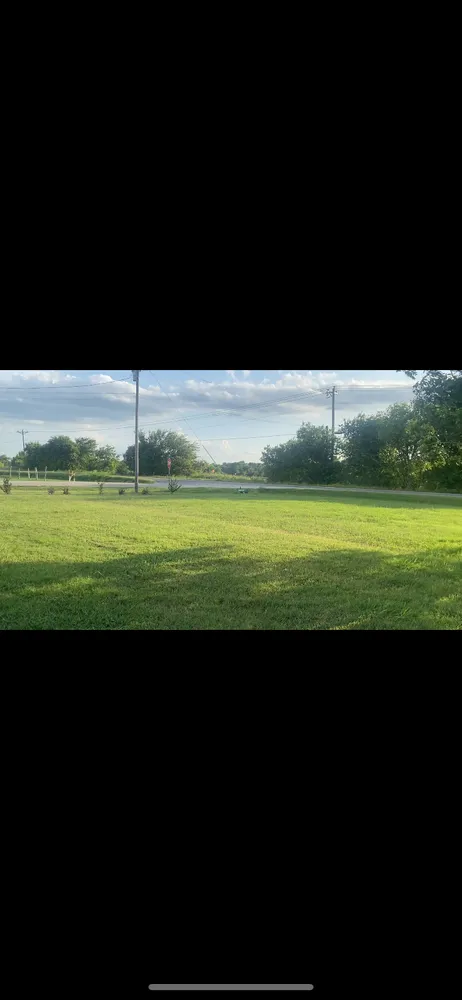 Custom garden landscaping for outdoor upgrades in Alvarado, TX by Dew’s Helping Hands