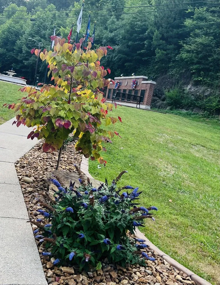 Expert landscape installation in Manchester, KY by Dezarn