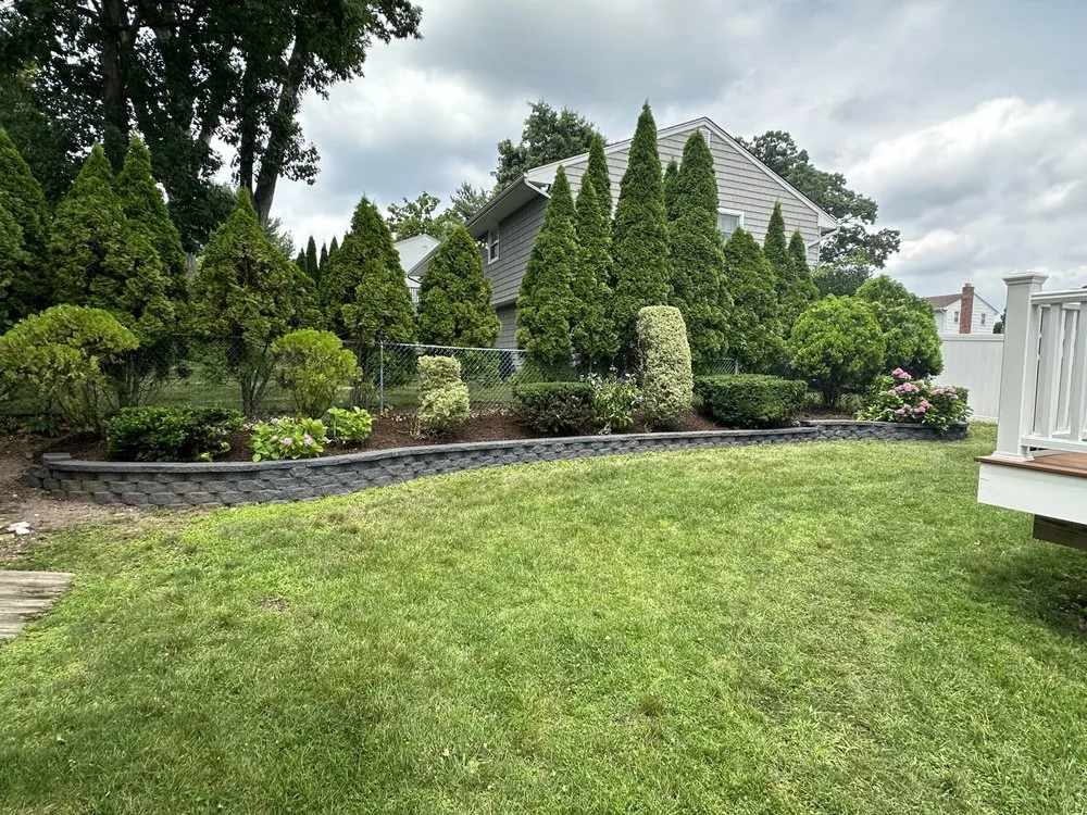 Reliable yard cleanup service experts serving Westwood, NJ - D&F Landscaping