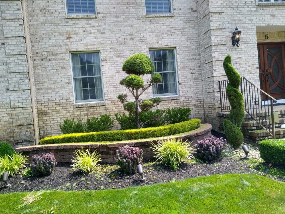 Affordable lawn mowing service experts serving Hightstown, NJ - DFV Landscaping