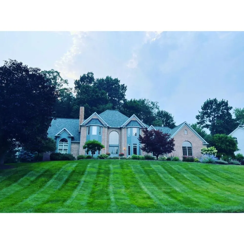Affordable yard maintenance in Woodmere, OH - DG Picture perfect landscaping