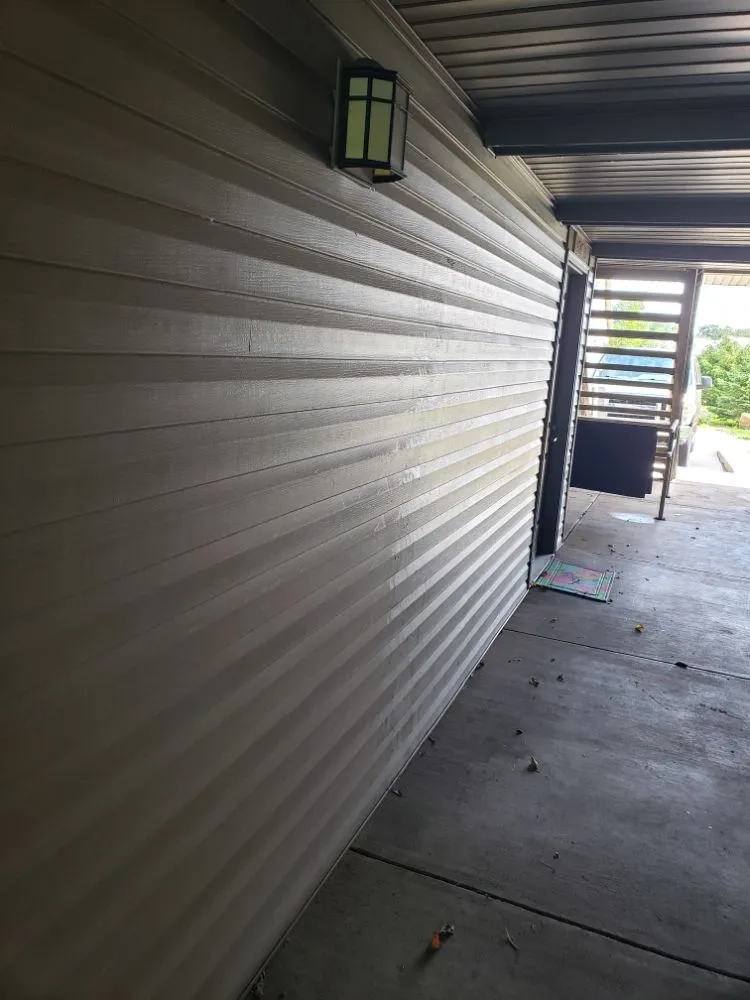 Affordable yard cleanup service in Westerville, OH - D&G Powerwash And Lawn Service