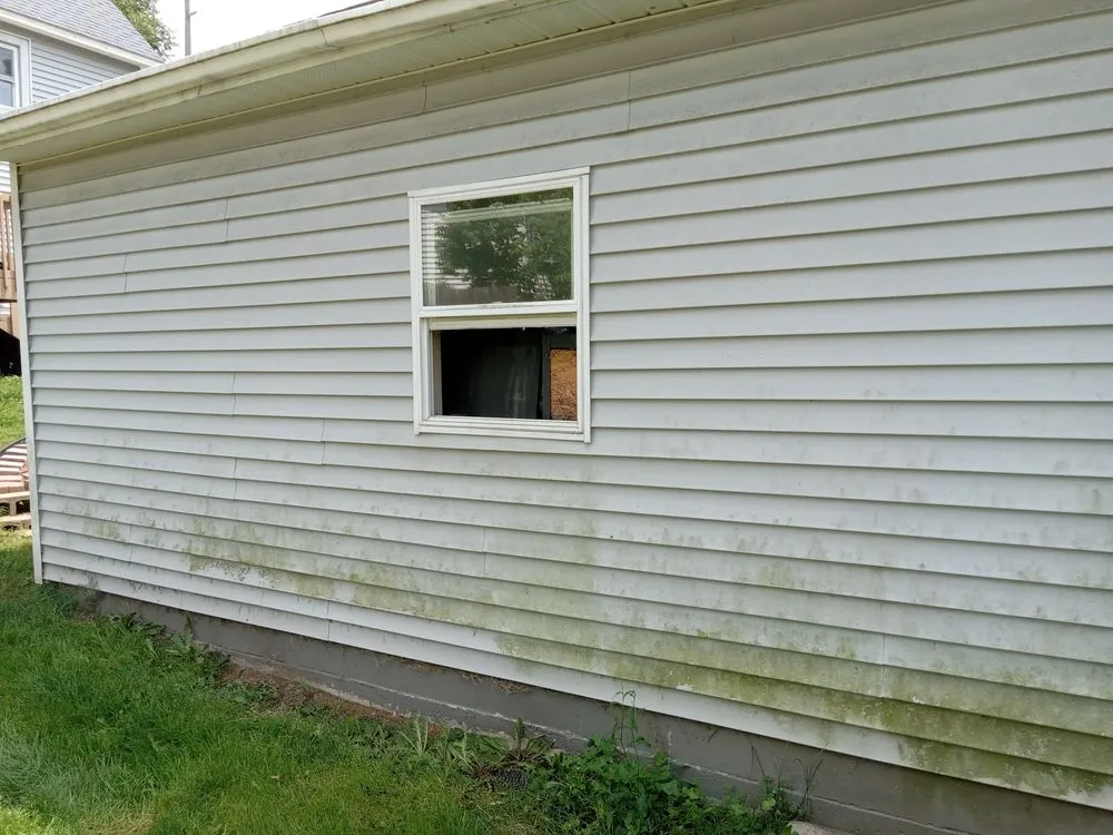 Local yard maintenance experts serving Kendallville, IN - D&G Quality Lawn Care