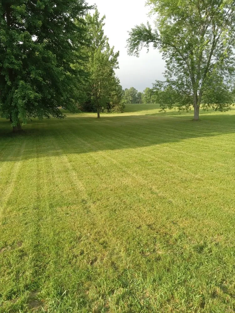 Custom lawn care service in Kendallville, IN - D&G Quality Lawn Care
