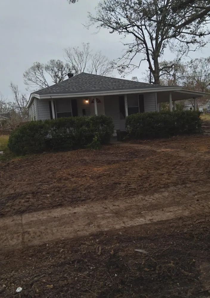 Reliable lawn care service in Lake Charles, LA by DGT's Services