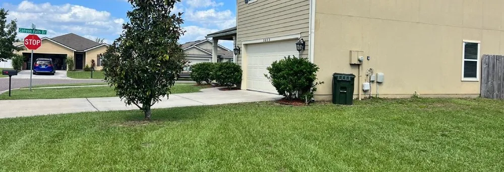 Professional landscaping services in Middleburg, FL by D&H Jax Service