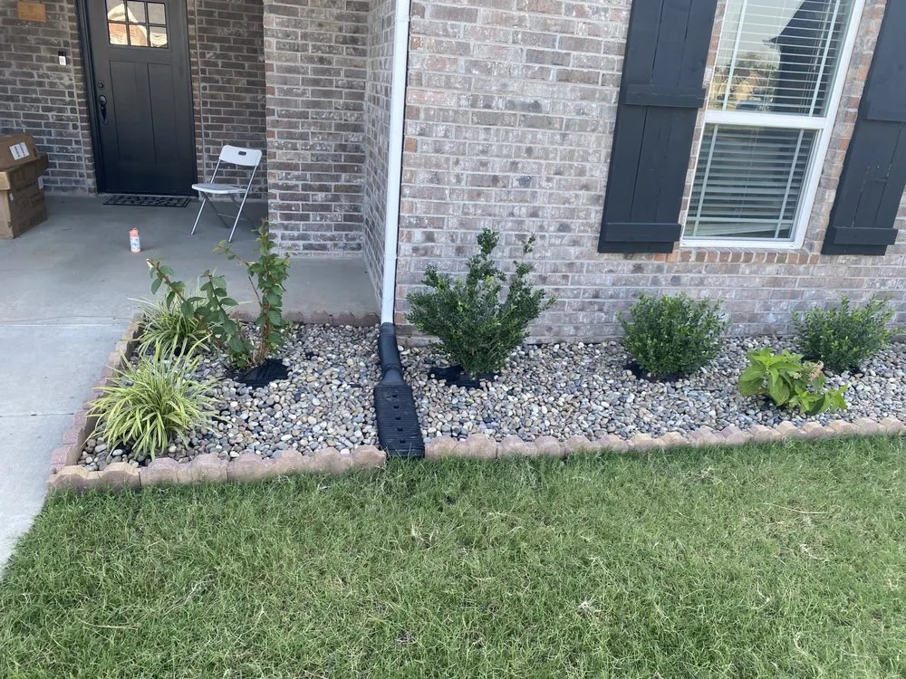 Professional yard cleanup service in Rogers, AR - D&H Landscaping & Maintenace