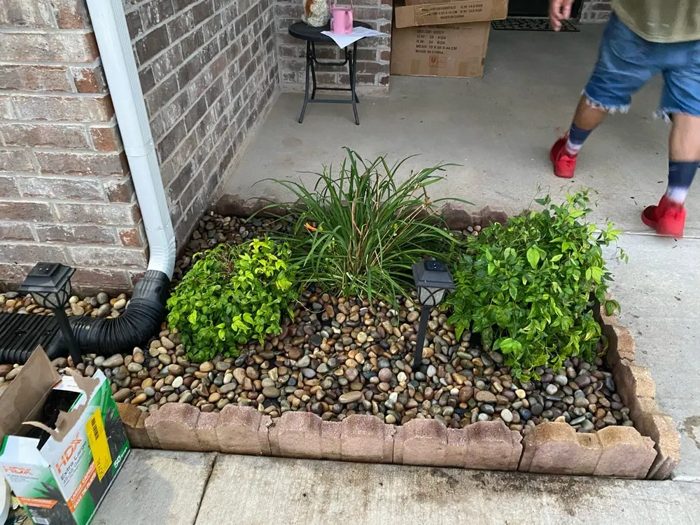 Affordable lawn care service for year-round maintenance across Rogers, AR - D&H Landscaping & Maintenace