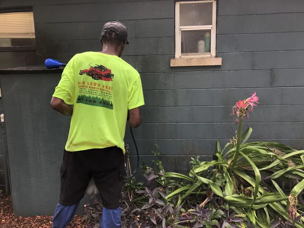 Local lawn care service for homes in Winter Haven, FL by D&H Lawn care and pressure washing services
