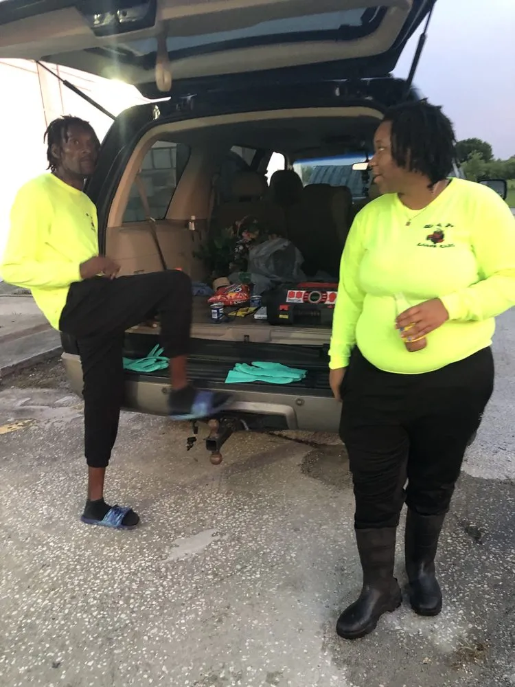 Affordable yard maintenance in Winter Haven, FL by D&H Lawn care and pressure washing services