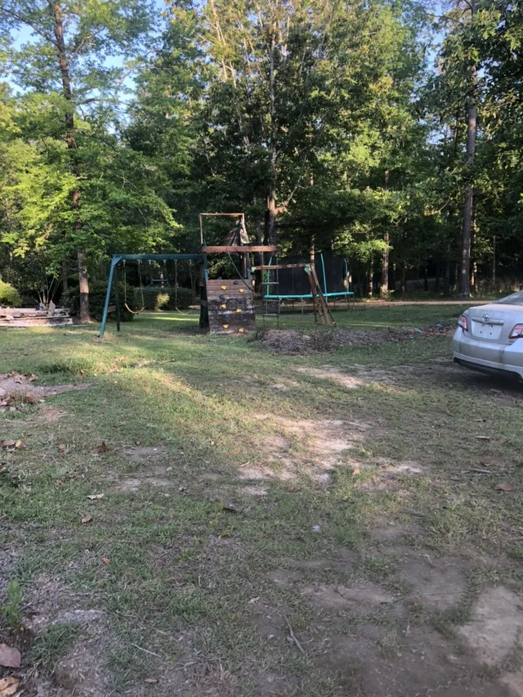 Expert yard cleanup service in Summit, MS by D&H Lawn Service