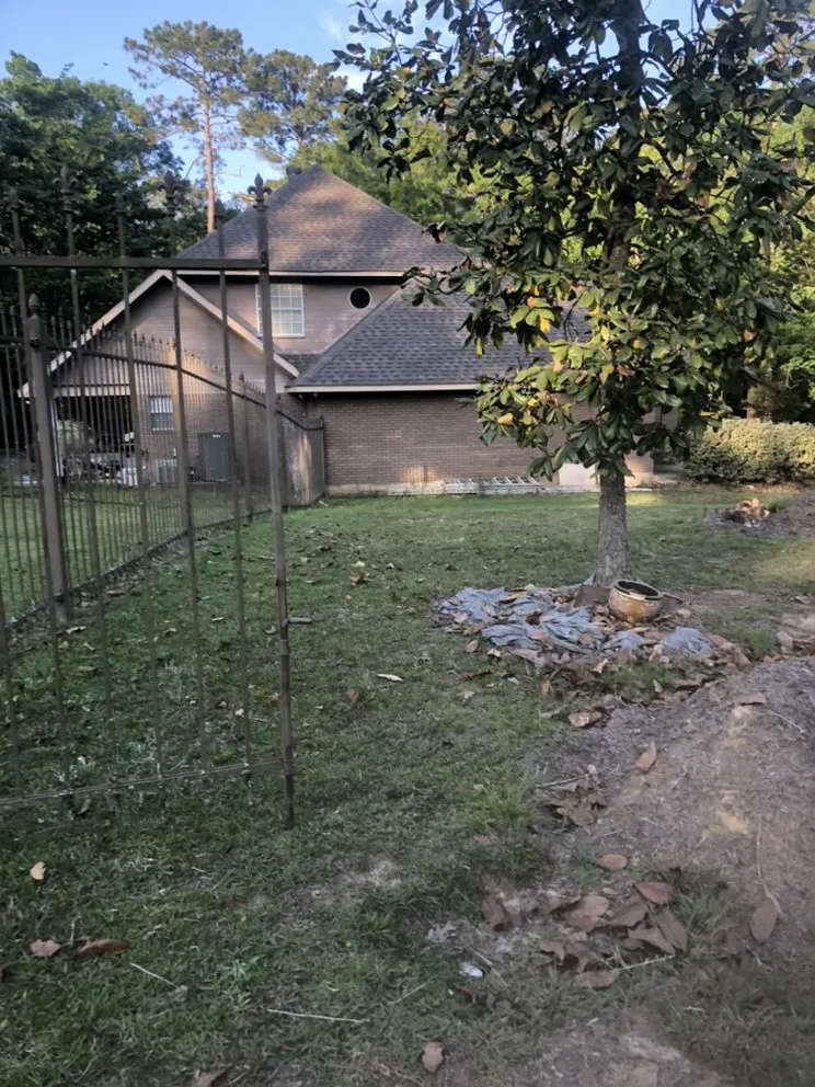 Local yard maintenance experts serving Summit, MS - D&H Lawn Service