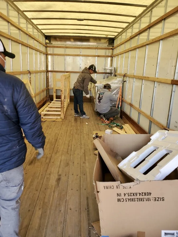 Top-rated yard cleanup service with custom design in South Riding, VA by Dia Labor Center