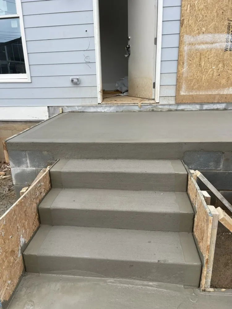 Custom outdoor landscaping in Newnan, GA - Diamond Concrete Landscaping And Junk Removal