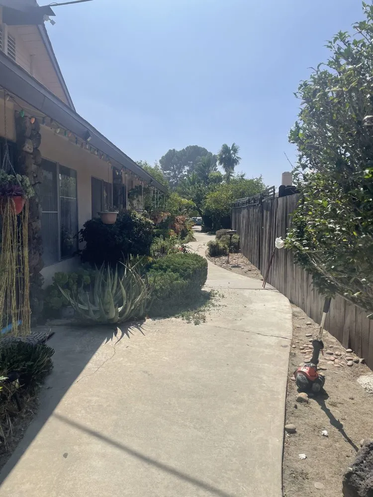 Professional lawn mowing service in Commerce, CA by Diamond Crest Landscape