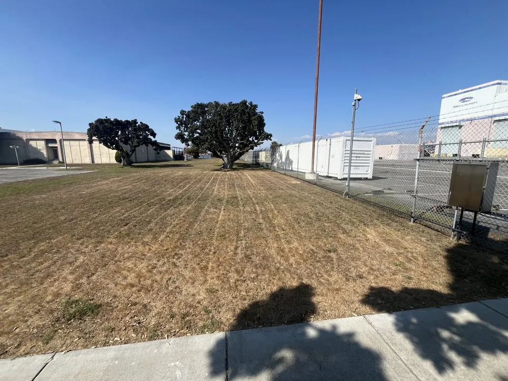 Affordable yard maintenance for homes across Commerce, CA - Diamond Crest Landscape