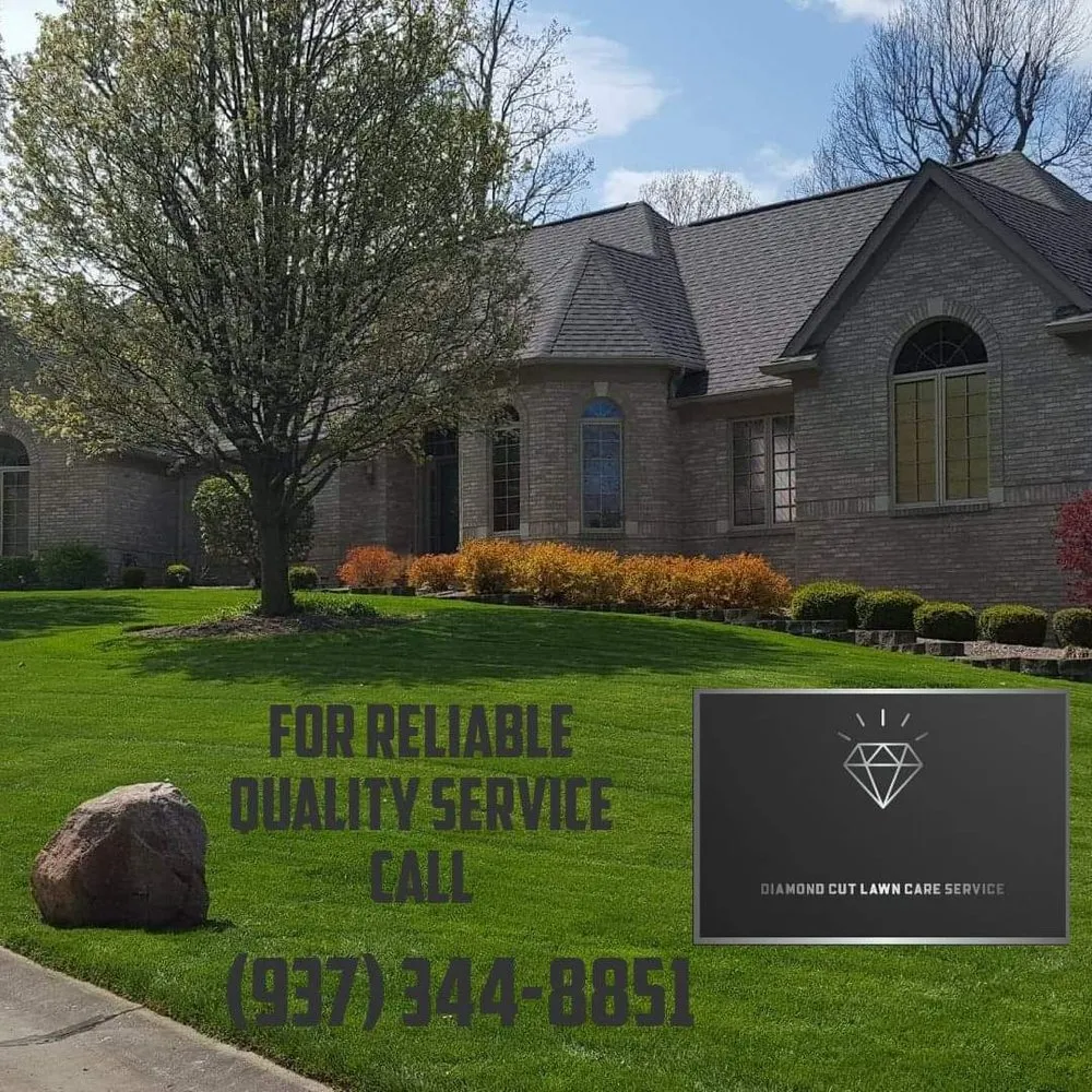 Expert garden landscaping in Moraine, OH by Diamond Cut Lawn Care Service