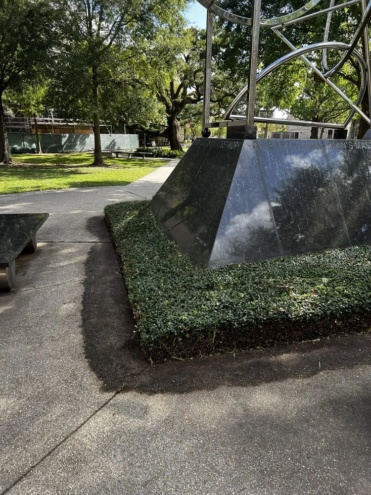 Local lawn mowing service near you in Marrero, LA by Diamond Cut Lawn Maintenance