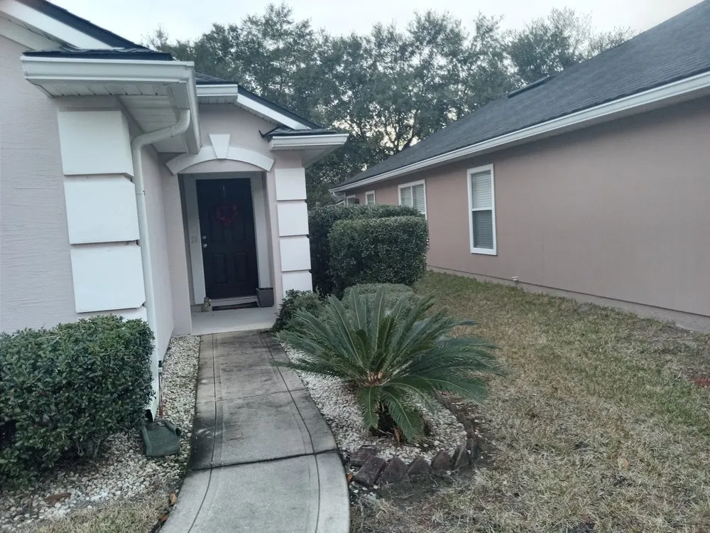 Top-rated landscaping services experts serving Saint Johns, FL - Diamond Cut Lawn Maintenance