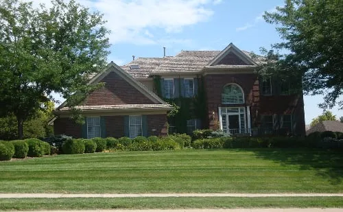 Reliable lawn mowing service in Omaha, NE - Diamond Cut Lawns