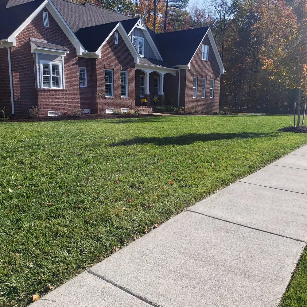 Expert landscape design experts serving Richmond, VA - Diamond Cutz Lawn Care