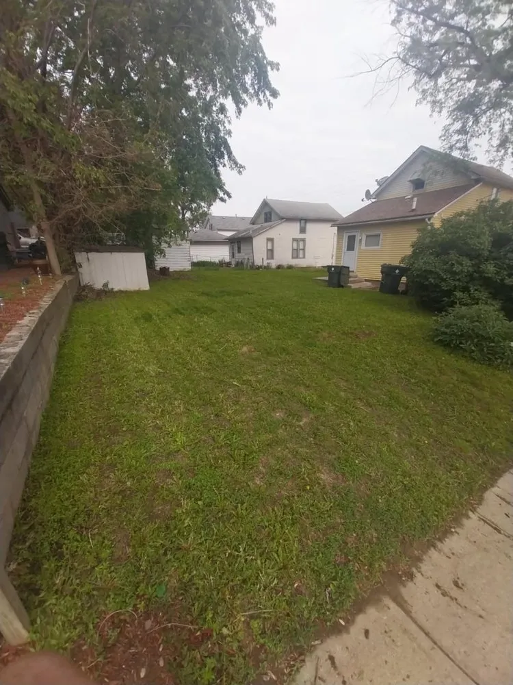 Trusted landscaping services in Sioux City, IA by Diamond Cutz Lawn Care