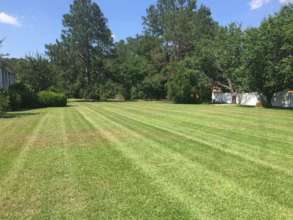 Reliable yard maintenance near you across Ty Ty, GA - Diamond Cutz Lawn Care