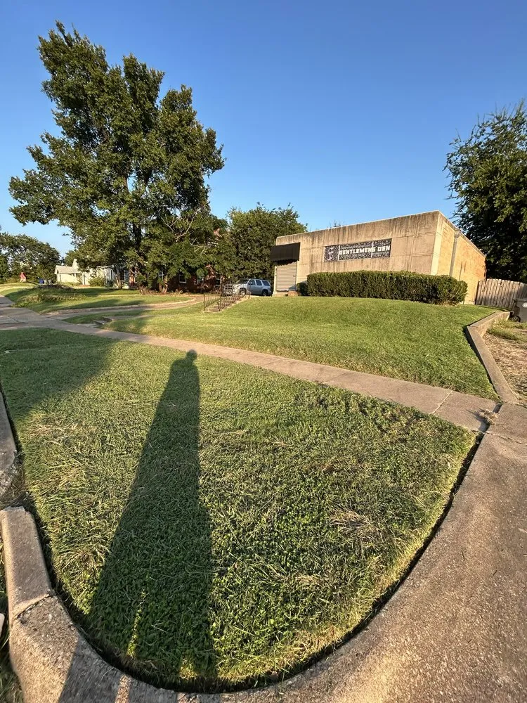 Affordable lawn care service in Waco, TX by Diamond In The Rough Lawn Care Service