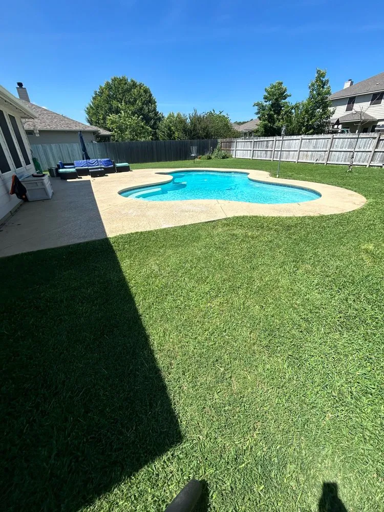 Trusted yard maintenance in Waco, TX by Diamond In The Rough Lawn Care Service