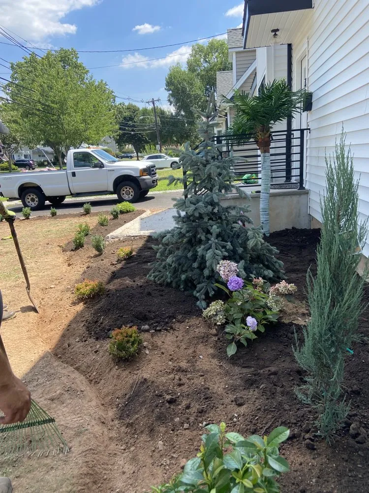 Expert lawn care service in River Edge, NJ - Diamond Landscaping & Design