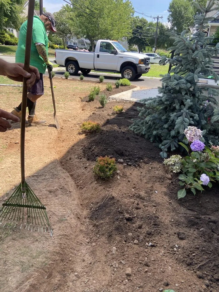 Custom lawn mowing service for beautiful yards across River Edge, NJ - Diamond Landscaping & Design