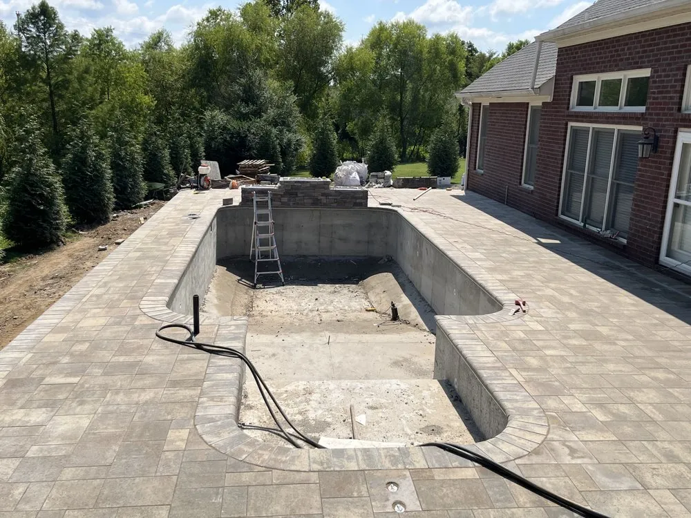 Expert lawn mowing service for year-round maintenance in Murfreesboro, TN by Diamond Landscaping