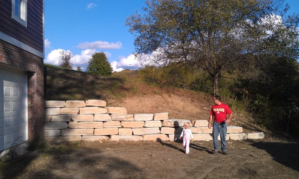 Affordable yard maintenance in Pittsburgh, PA - Diamond Landscaping