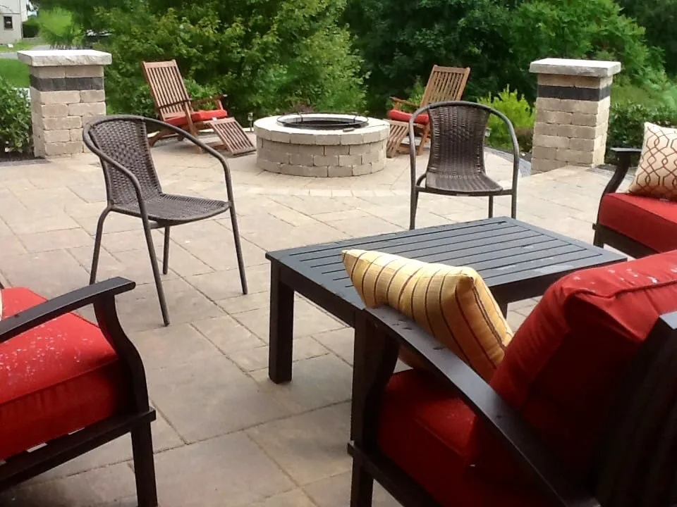 Custom lawn care service for homes across Pittsburgh, PA - Diamond Landscaping