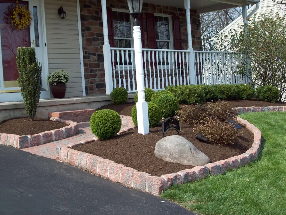 Custom lawn mowing service for homes across Spring City, PA - Diamond Lawn & Landscaping