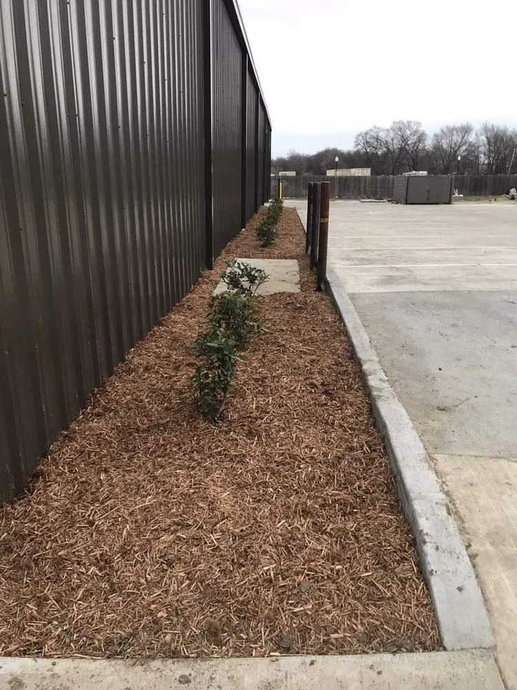 Custom landscaping services for beautiful yards in Broken Arrow, OK by Diamond Lawn Care