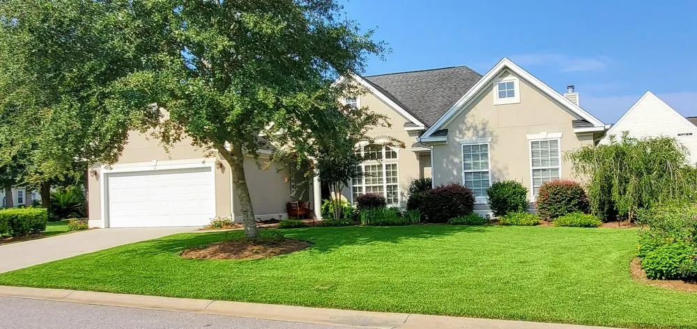 Professional lawn mowing service in Bluffton, SC - Diamond Lawn Care Services