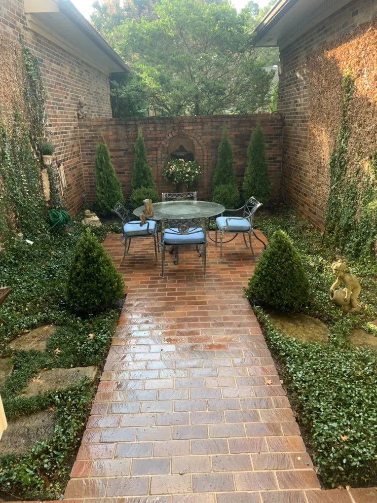 Top-rated yard maintenance in Conway, AR - Diamond Lawn