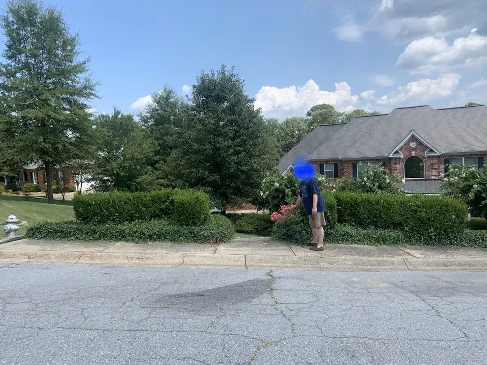 Trusted lawn mowing service for residential properties across Conway, AR - Diamond Lawn