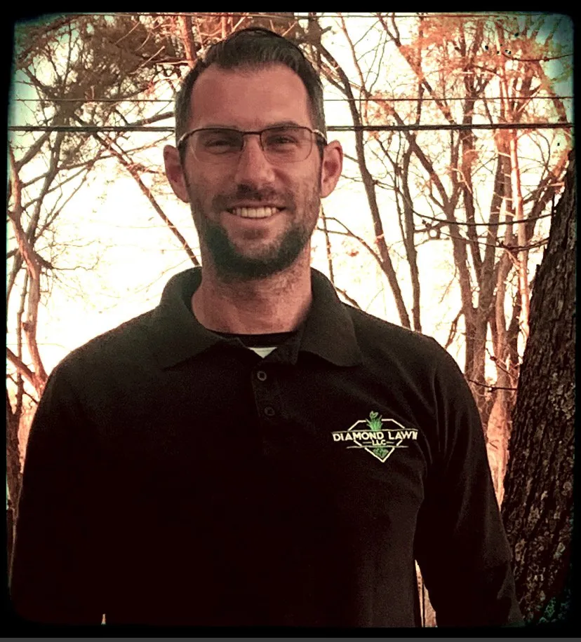 Trusted yard cleanup service for homes in Conway, AR by Diamond Lawn