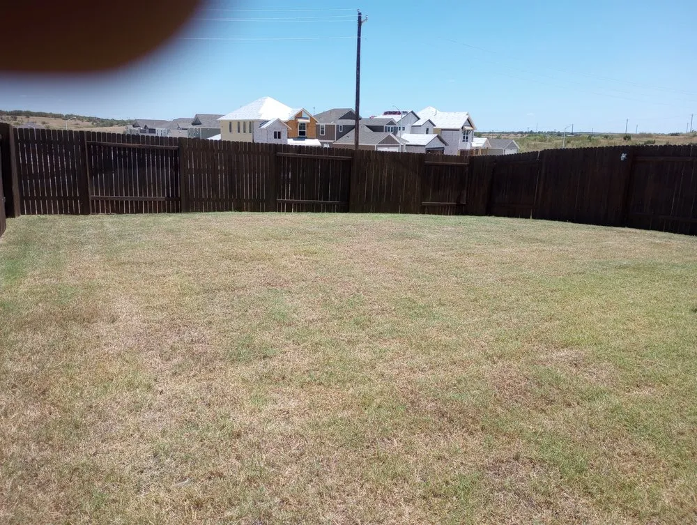 Custom landscape design in Luling, TX by Diamond Lawn Maintenance