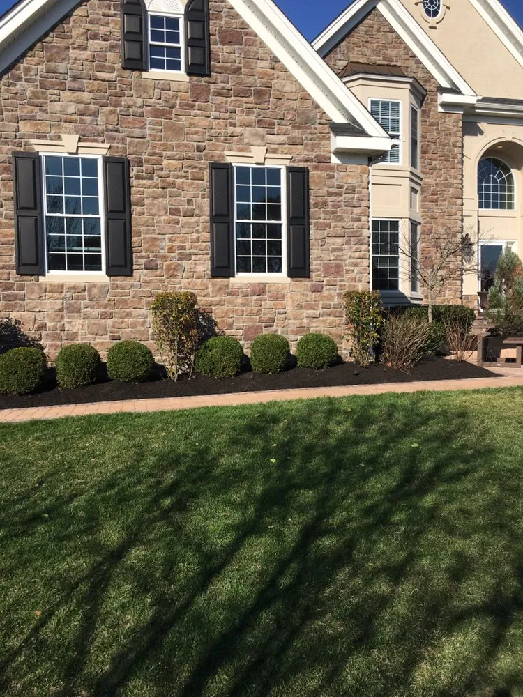 Local yard cleanup service for residential properties across Mount Laurel, NJ - Diamond Lawncare