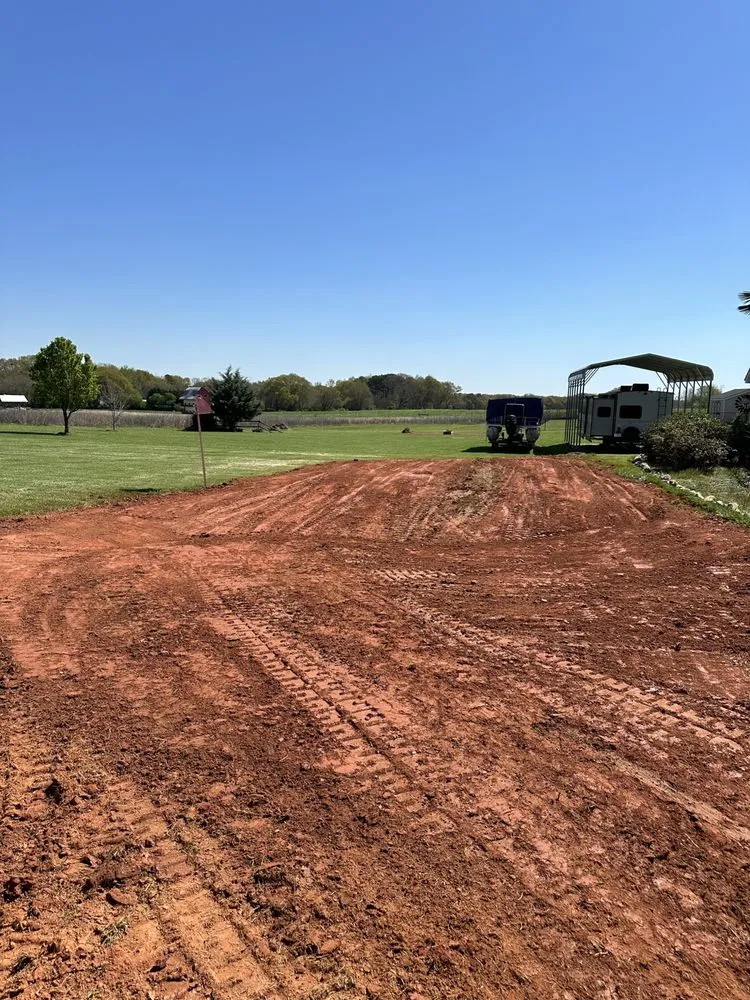 Custom residential landscaping in Hartwell, GA by Diamond M Grading & Construction