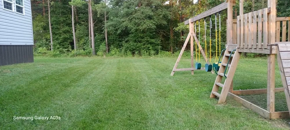 Trusted garden landscaping in Nashville, AR by Diamond M Lawncare