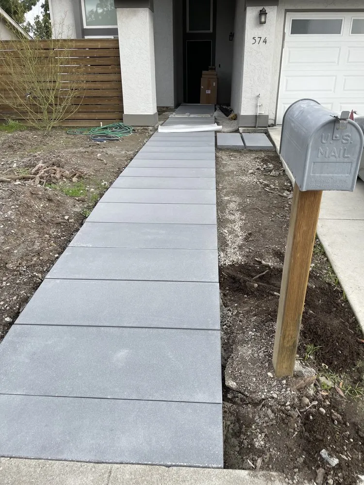 Expert lawn mowing service in Los Altos, CA by Diamond Oak Landscaping